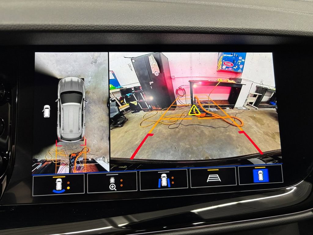 Used 2022 Buick Envision Avenir w/ Technology Package II FWD image 23