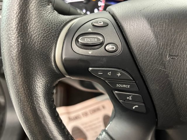 Used 2020 Nissan Pathfinder Platinum FWD image 23