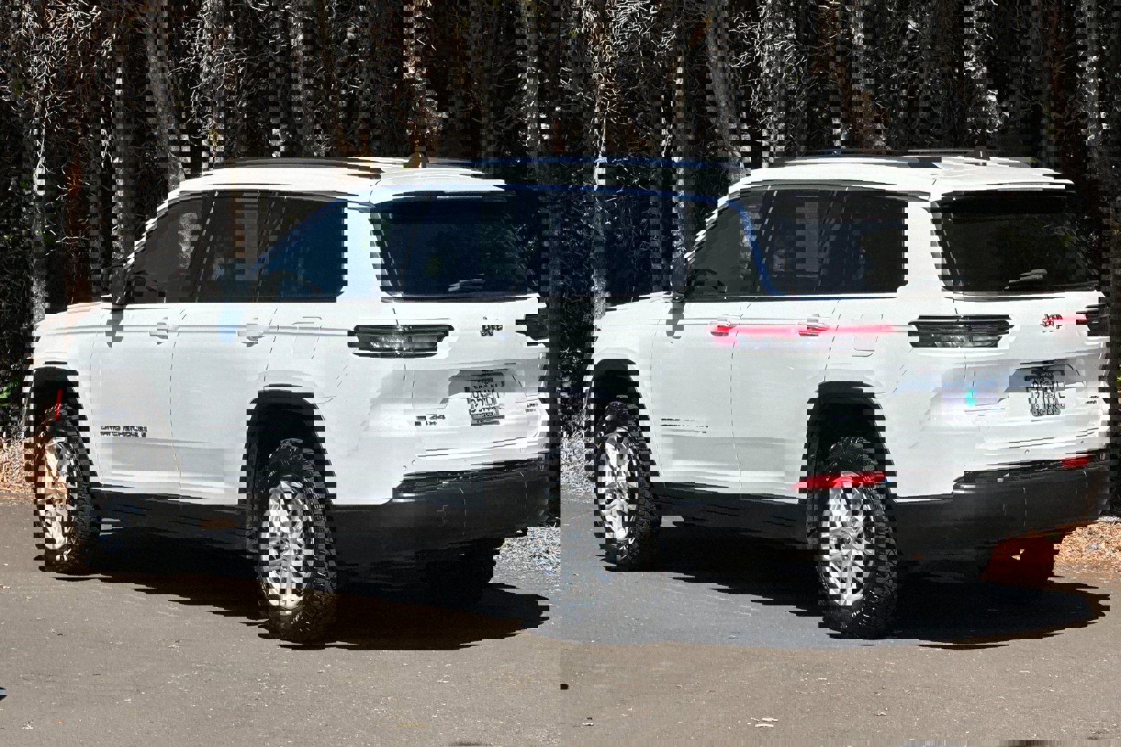 Used 2021 Jeep Grand Cherokee L Laredo w/ Luxury Tech Group I image 6