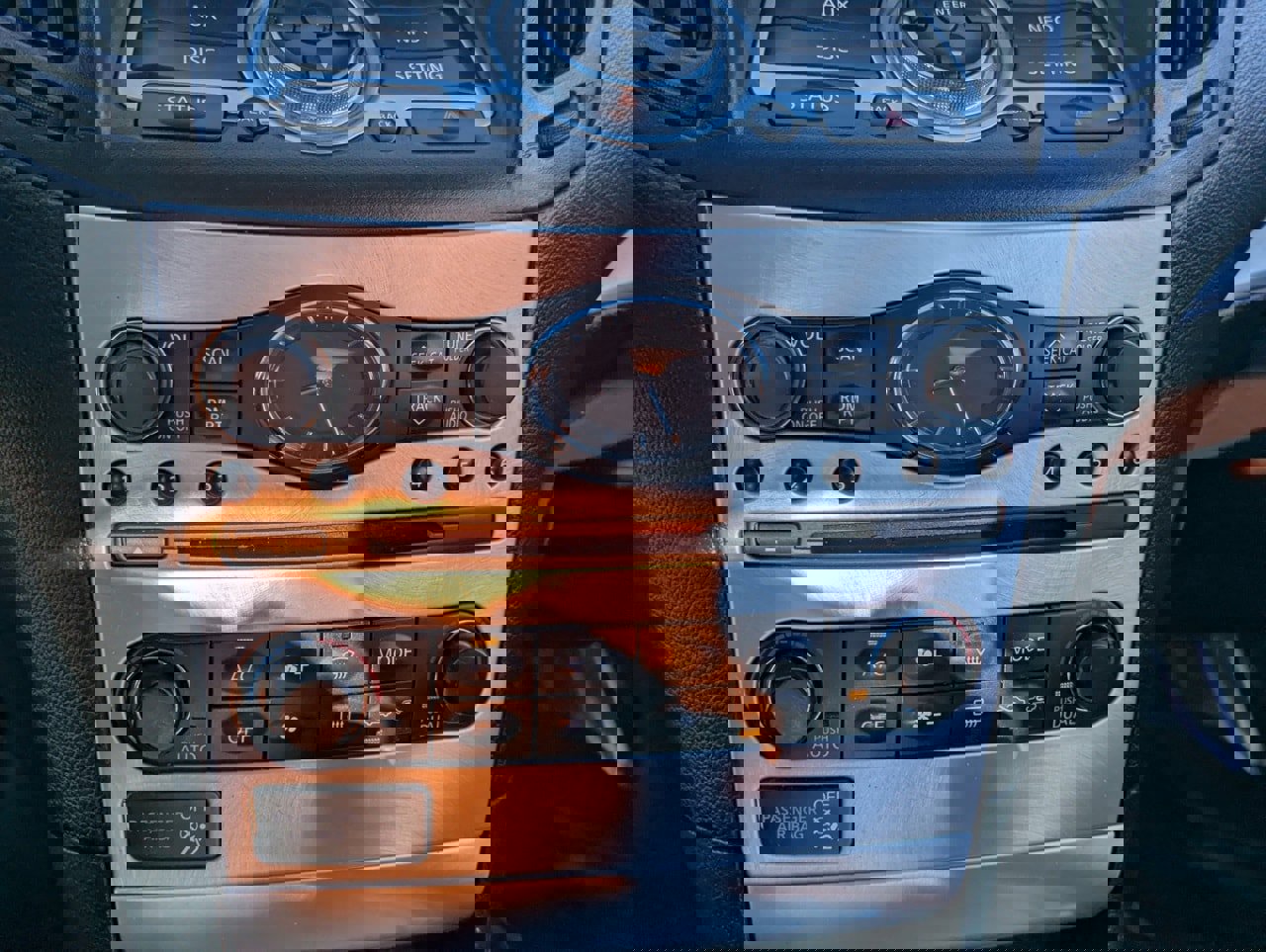 Used 2015 INFINITI Q60 Journey w/ Premium Package image 23