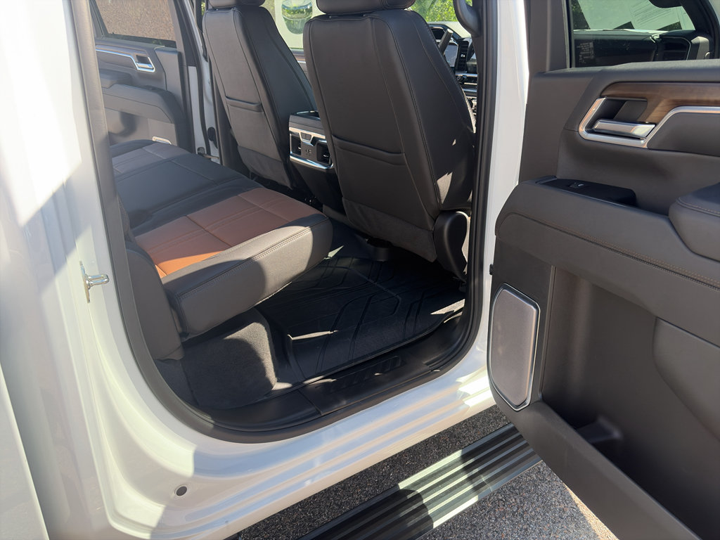 Used 2026 Chevrolet Silverado 2500 High Country w/ High Country Premium Package AWD/4WD image 18