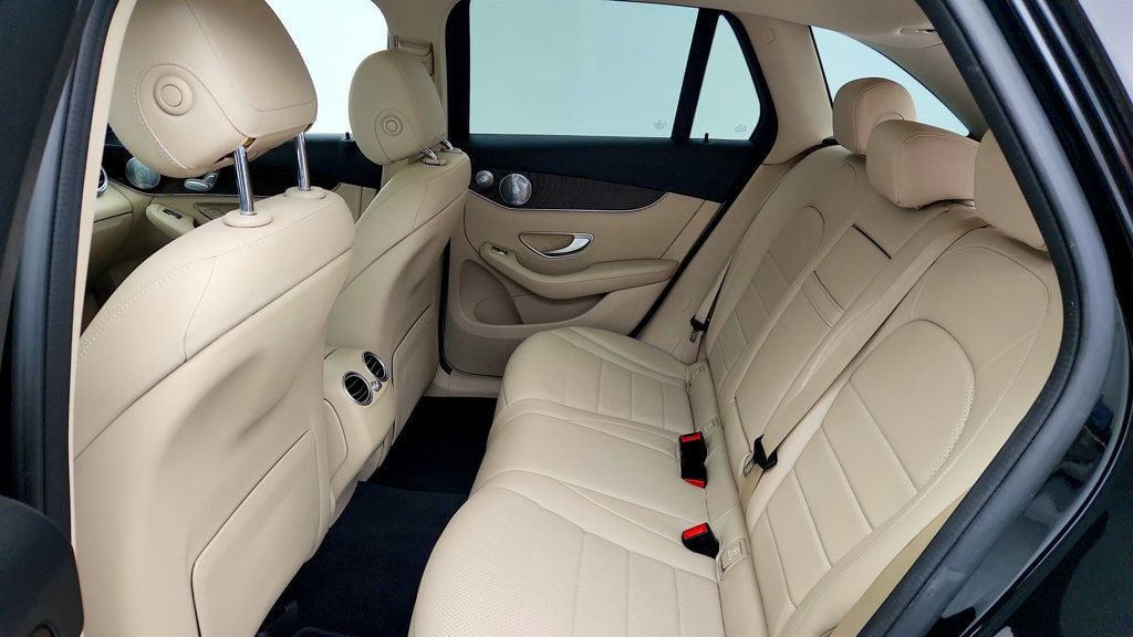 Used 2019 Mercedes-Benz GLC 350e 4MATIC image 20