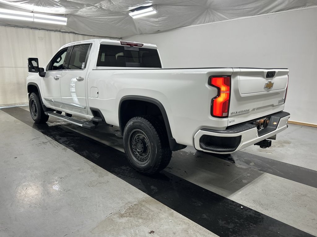 Used 2024 Chevrolet Silverado 3500 High Country w/ High Country Premium Package AWD/4WD image 7