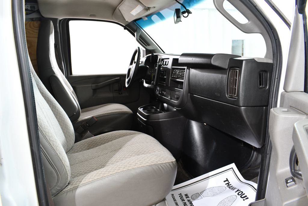 Used 2018 Chevrolet Express 2500 w/ Driver Convenience Package RWD image 10