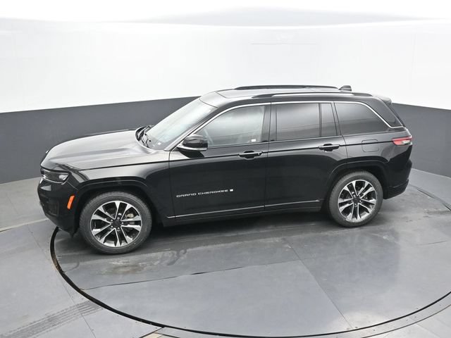 Used 2023 Jeep Grand Cherokee Overland w/ Adv Protech Group III AWD/4WD image 47