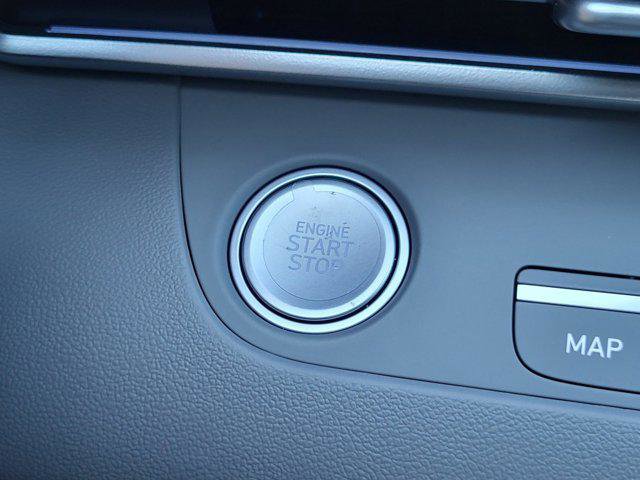 New 2025 Hyundai Elantra SEL FWD image 23