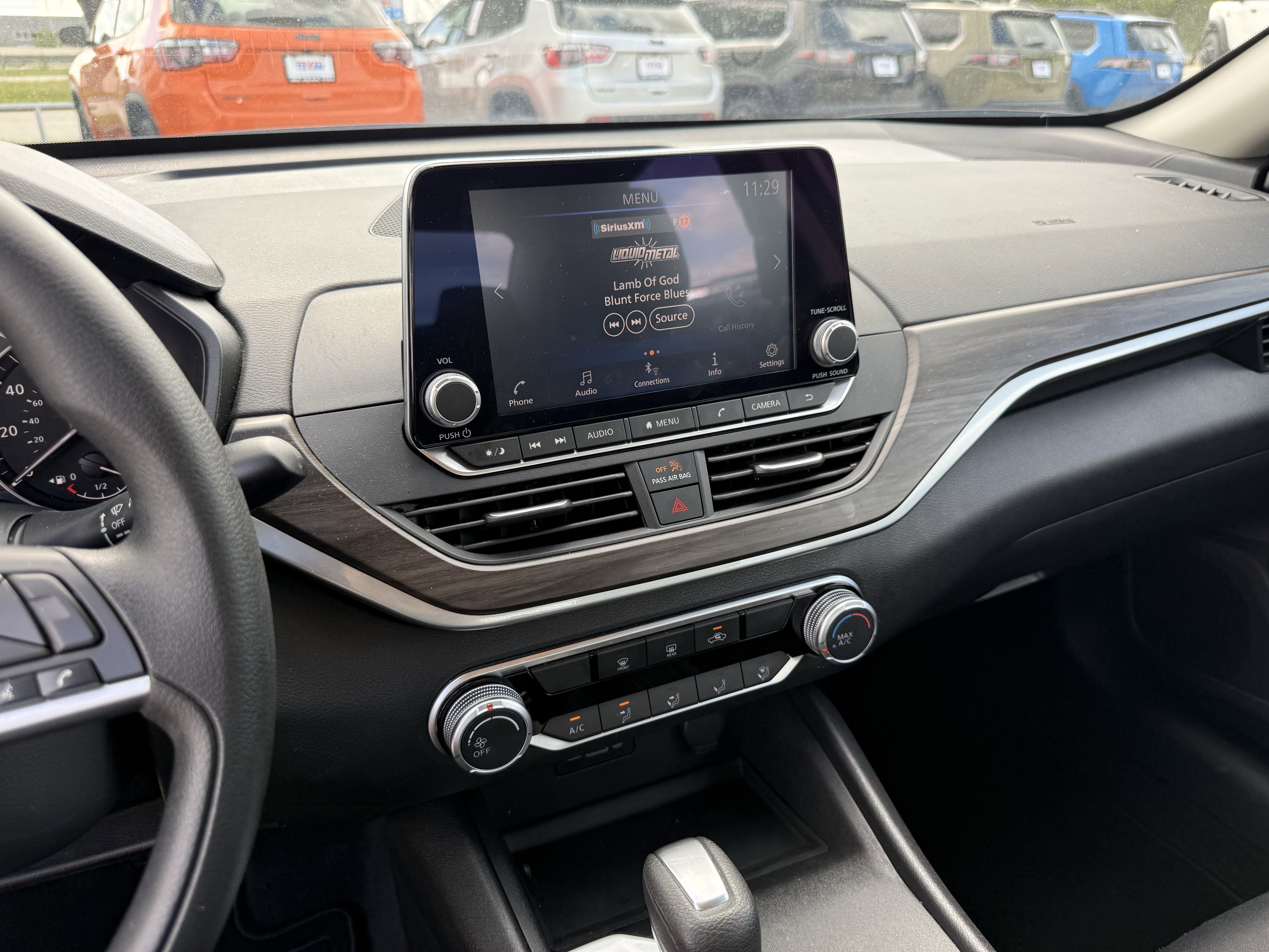 Used 2025 Nissan Altima 2.5 SV FWD image 20