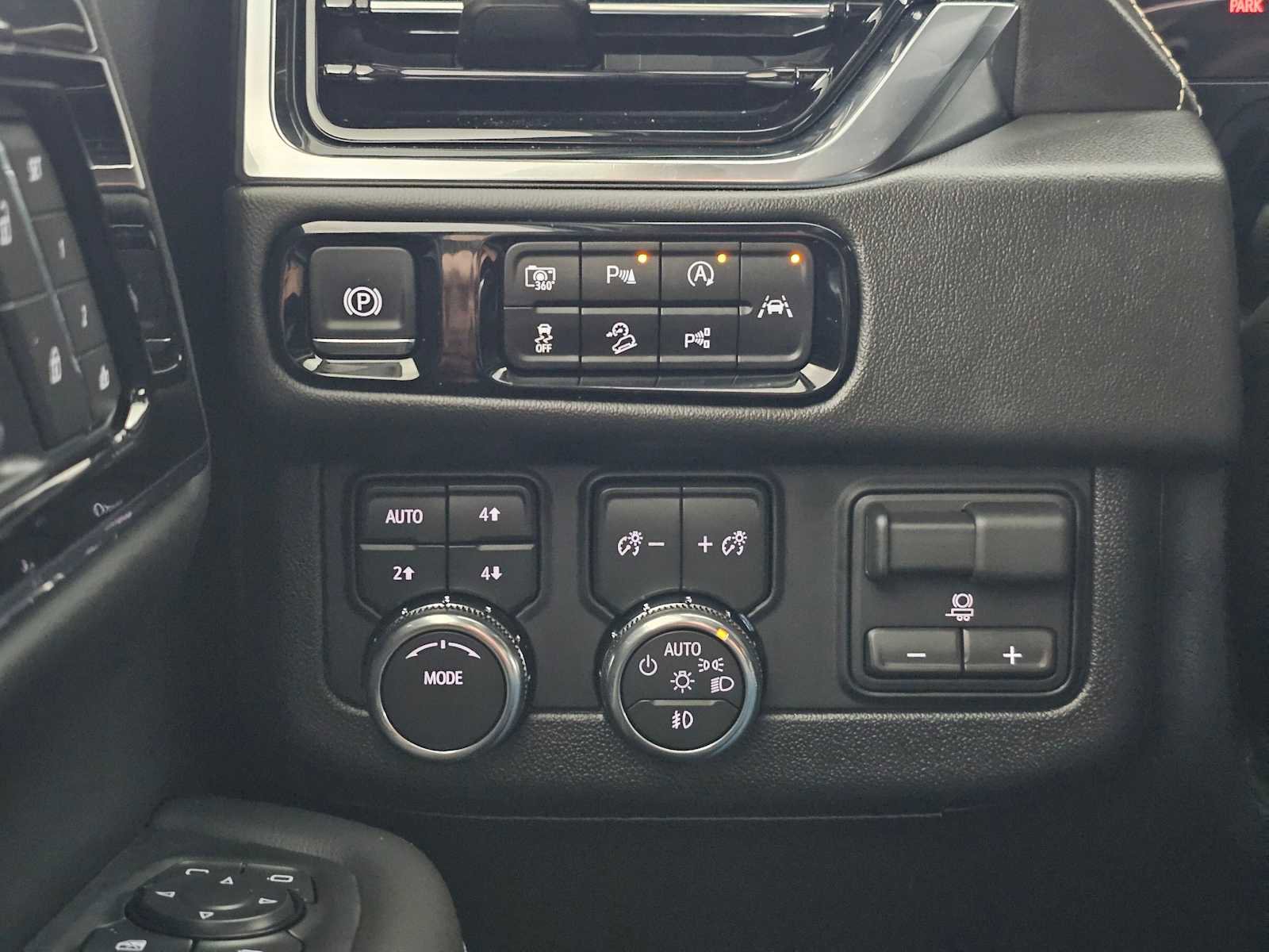 New 2026 GMC Yukon XL Elevation w/ Elevation Premium Package image 32