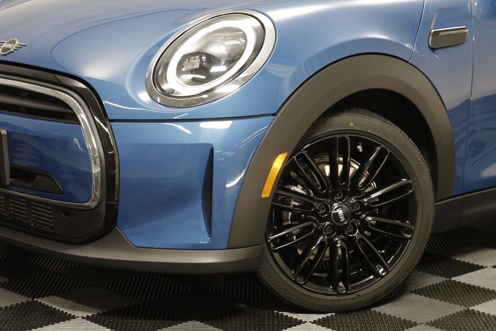 Used 2022 MINI Cooper 4-Door Hardtop FWD image 3