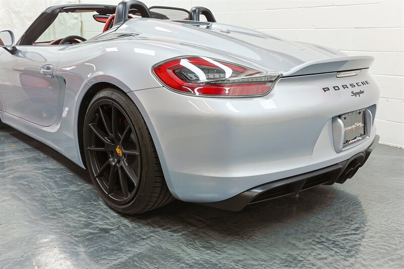 Used 2016 Porsche Boxster Spyder RWD image 17