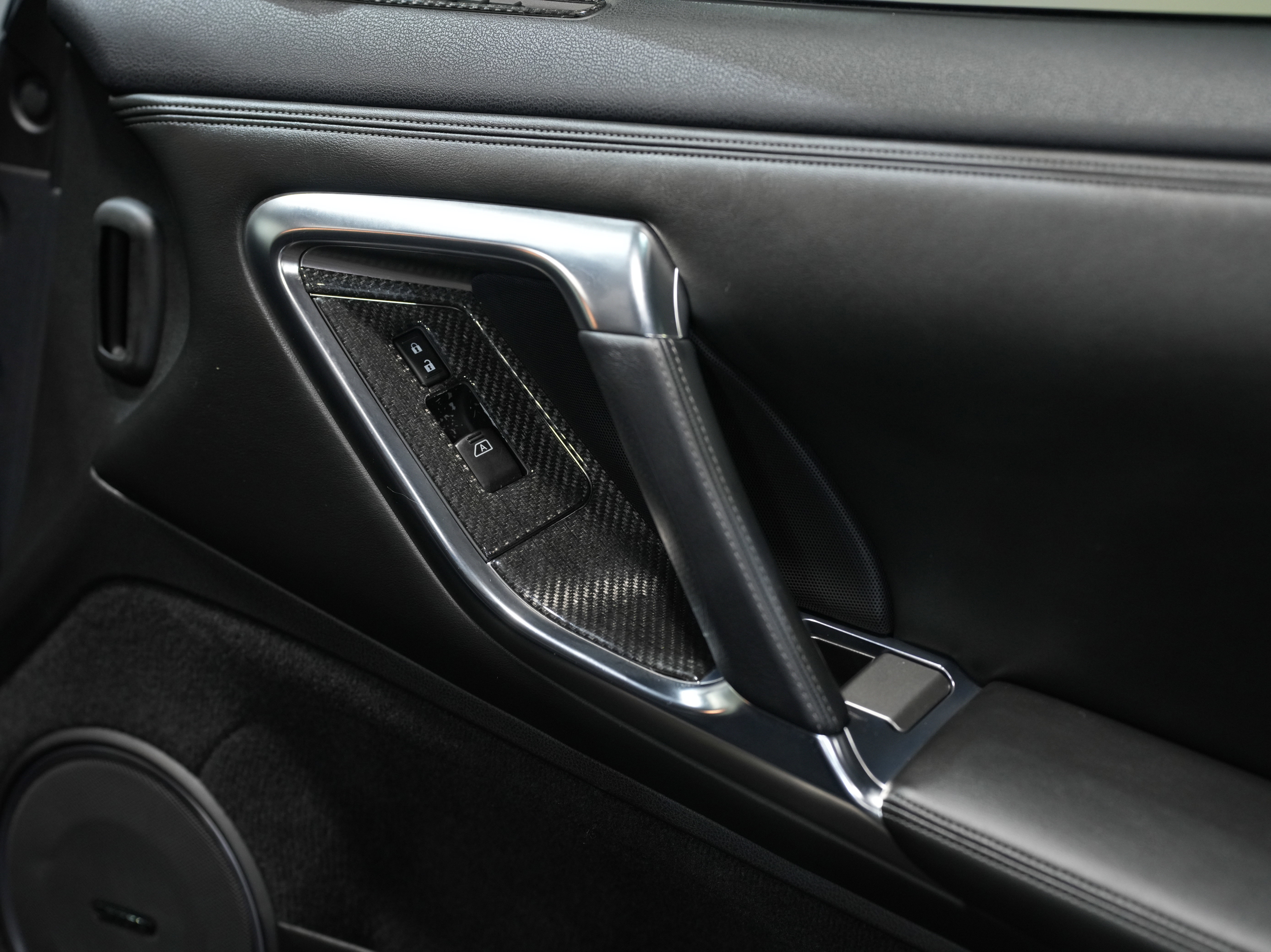 Used 2009 Nissan GT-R Premium image 25