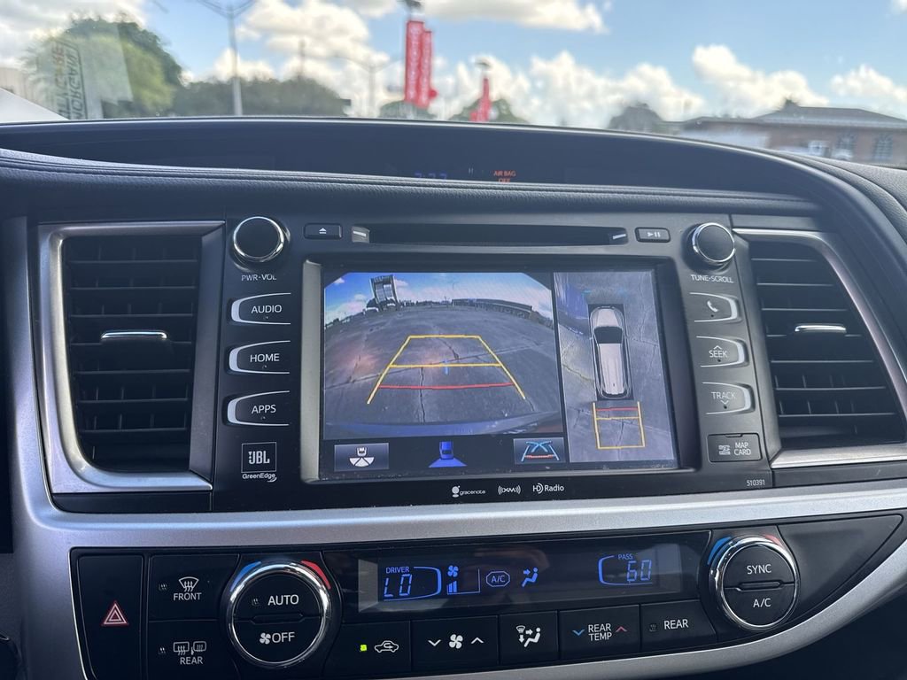 Used 2019 Toyota Highlander Limited Platinum image 28