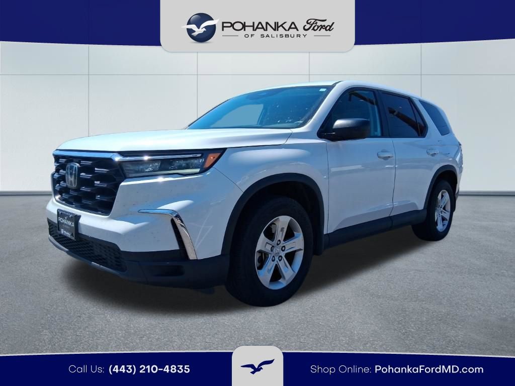 Used 2023 Honda Pilot LX image 1