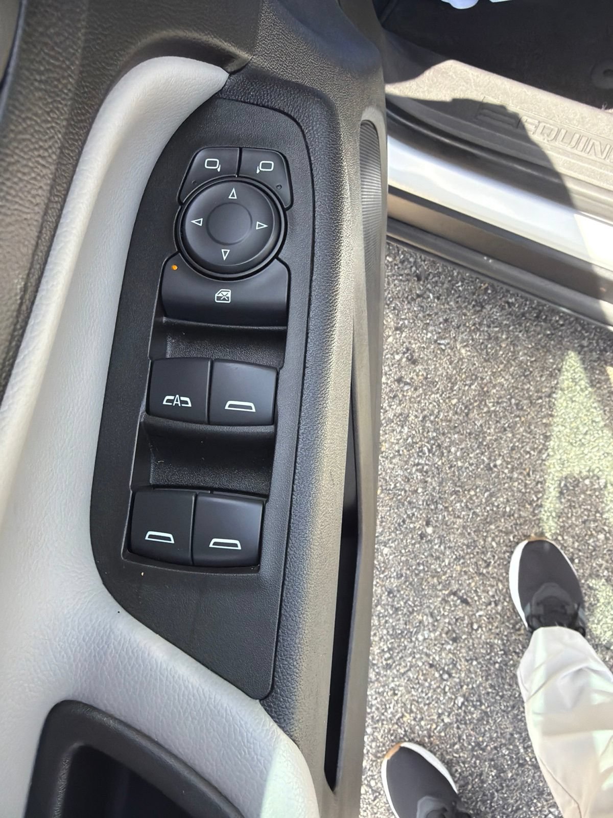 Used 2022 Chevrolet Equinox LT FWD image 11