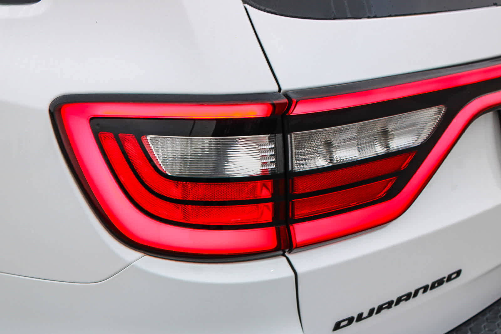 Used 2018 Dodge Durango R/T w/ Blacktop Package image 9