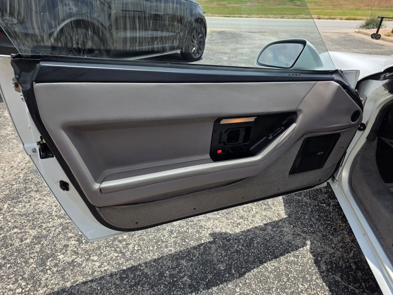 Used 1989 Chevrolet Corvette Coupe RWD image 10