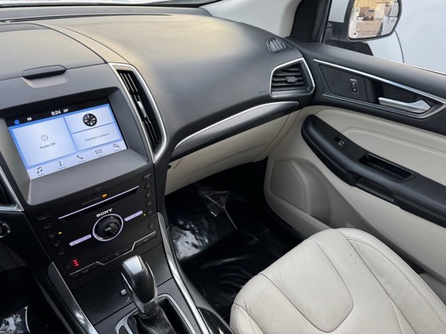 Used 2016 Ford Edge Titanium image 23