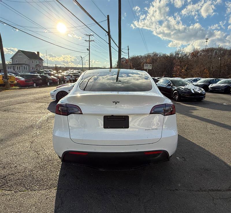 Used 2022 Tesla Model Y Long Range image 4