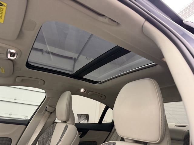 Used 2021 Volvo S60 T5 Momentum w/ Premium Package image 15