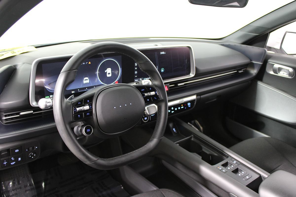 Used 2024 Hyundai Ioniq 6 SE RWD image 6