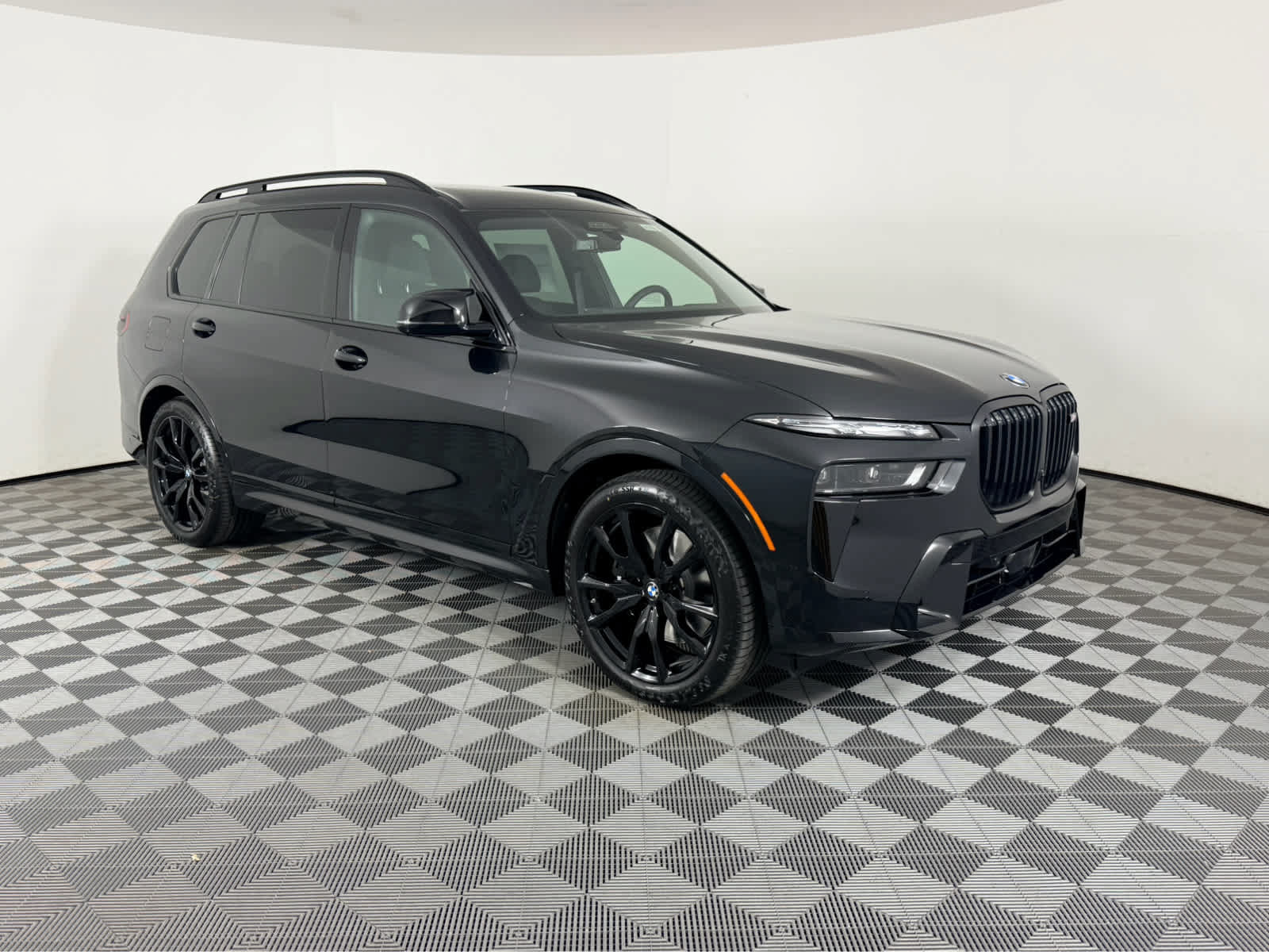 New 2027 BMW X7 M60i AWD/4WD image 1