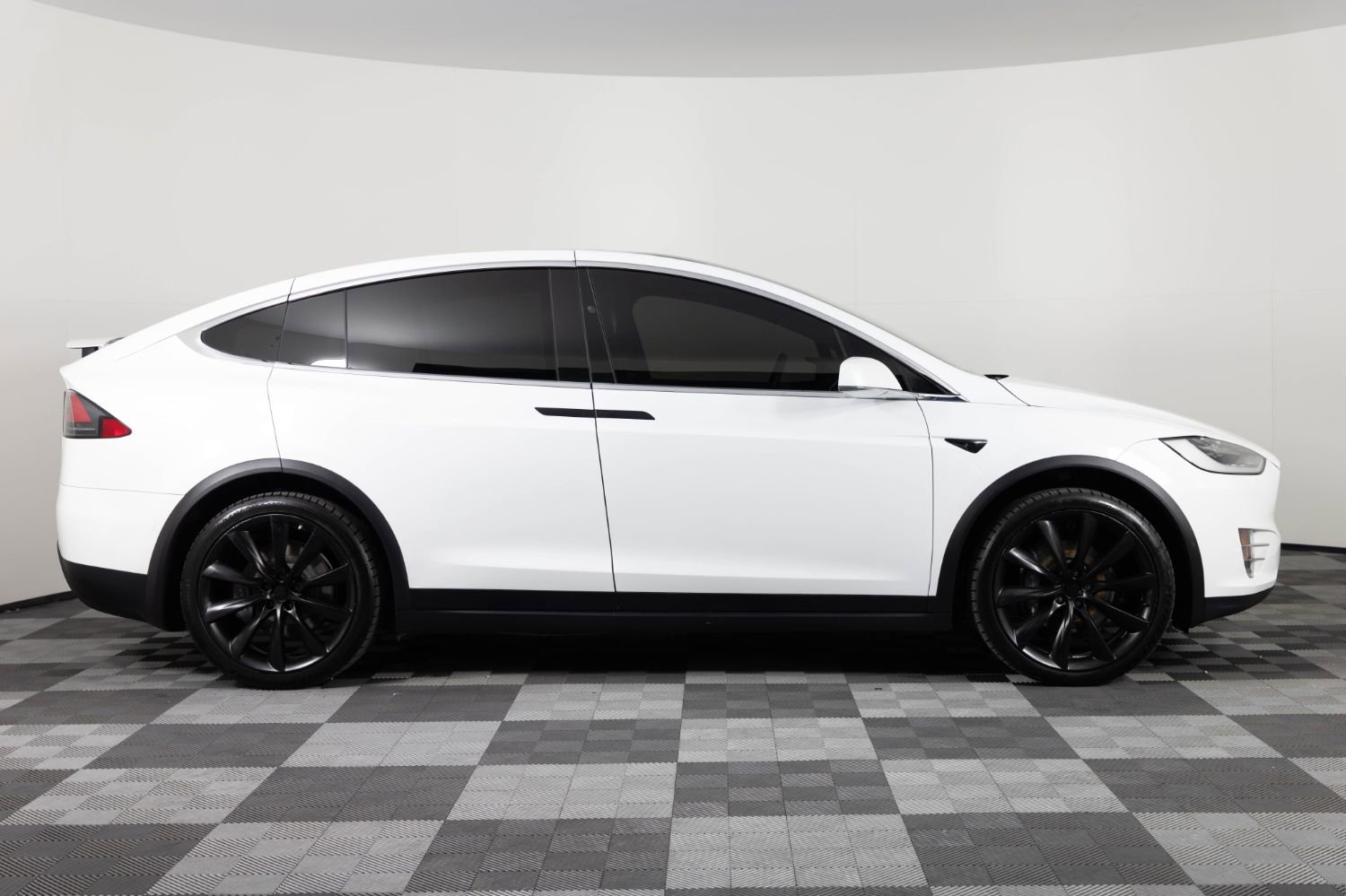 Used 2020 Tesla Model X Long Range image 9