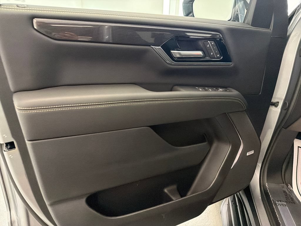 New 2026 GMC Yukon Elevation w/ Elevation Premium Package RWD image 13