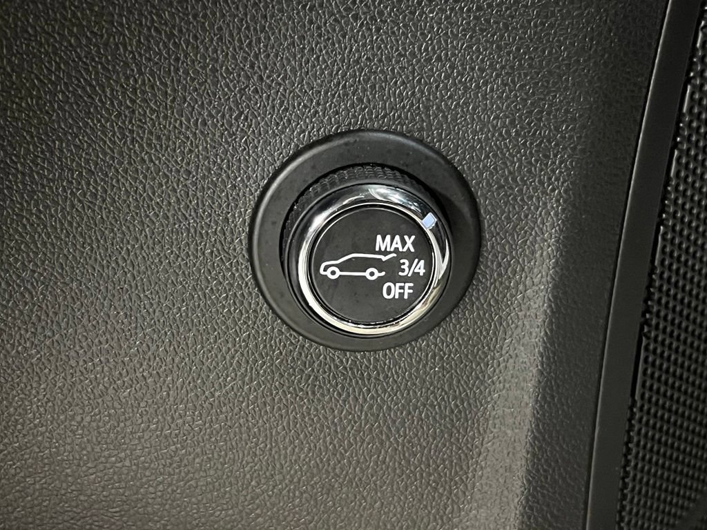 Certified 2021 Buick Envision Essence w/ Sport Touring Package AWD/4WD image 16