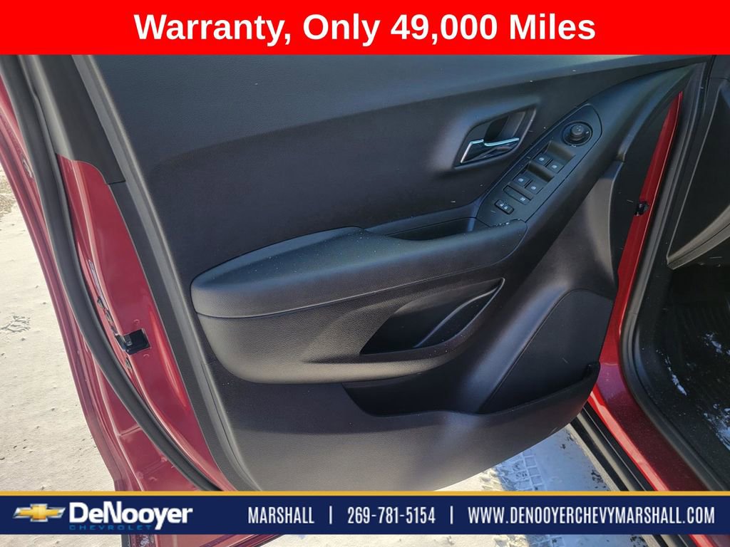 Used 2019 Chevrolet Trax LT w/ LT Convenience Package image 6