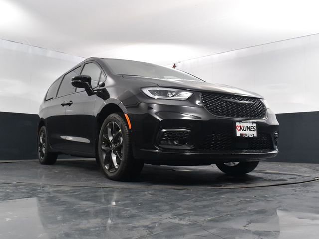 New 2026 Chrysler Pacifica Limited w/ S Appearance Package image 44