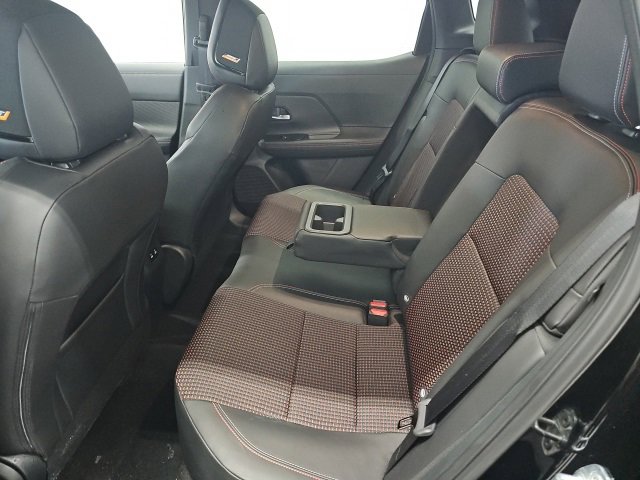 Used 2025 Nissan Kicks SR w/ SR Premium Package image 19