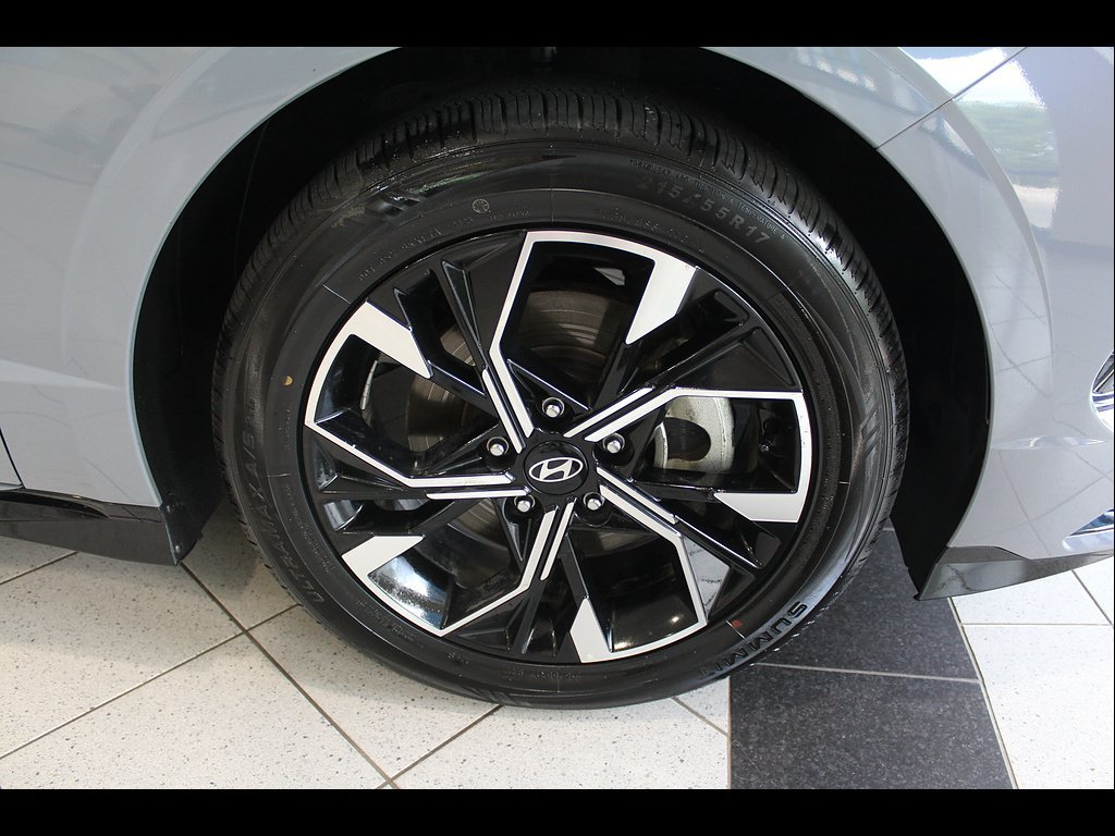 Used 2025 Hyundai Sonata SEL FWD image 10
