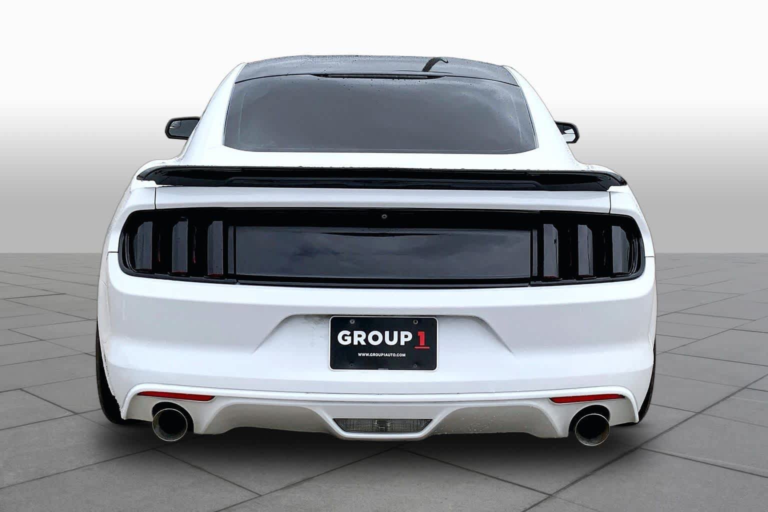 Used 2015 Ford Mustang Coupe RWD image 5
