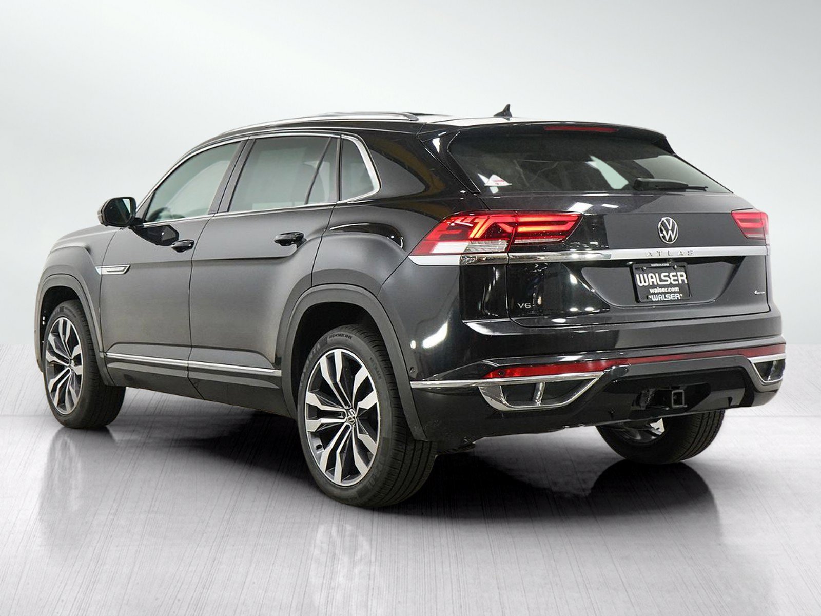 Used 2023 Volkswagen Atlas Cross Sport SEL Premium R-Line AWD/4WD image 4