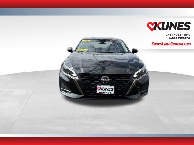 Used 2024 Nissan Altima 2.5 SR FWD image 12