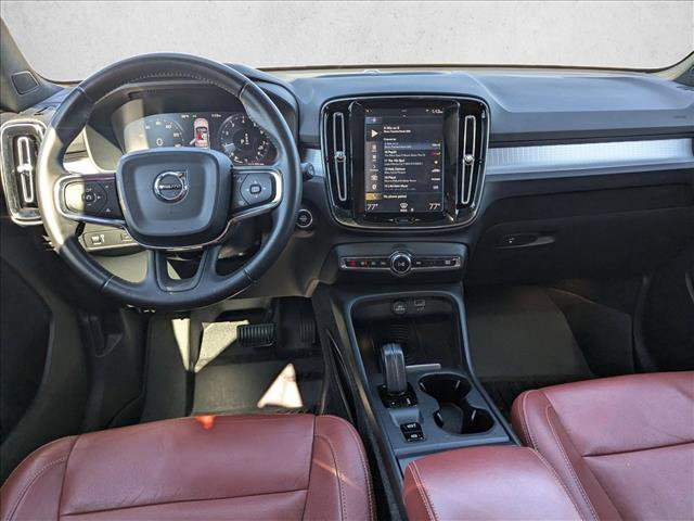 Used 2019 Volvo XC40 T5 Momentum image 17