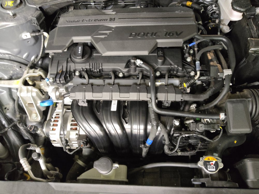 Used 2025 Hyundai Elantra SEL FWD image 30