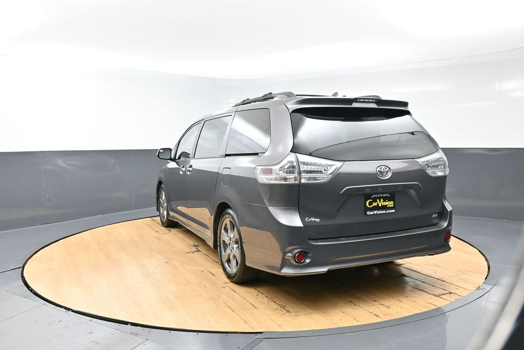 Used 2018 Toyota Sienna SE FWD image 8