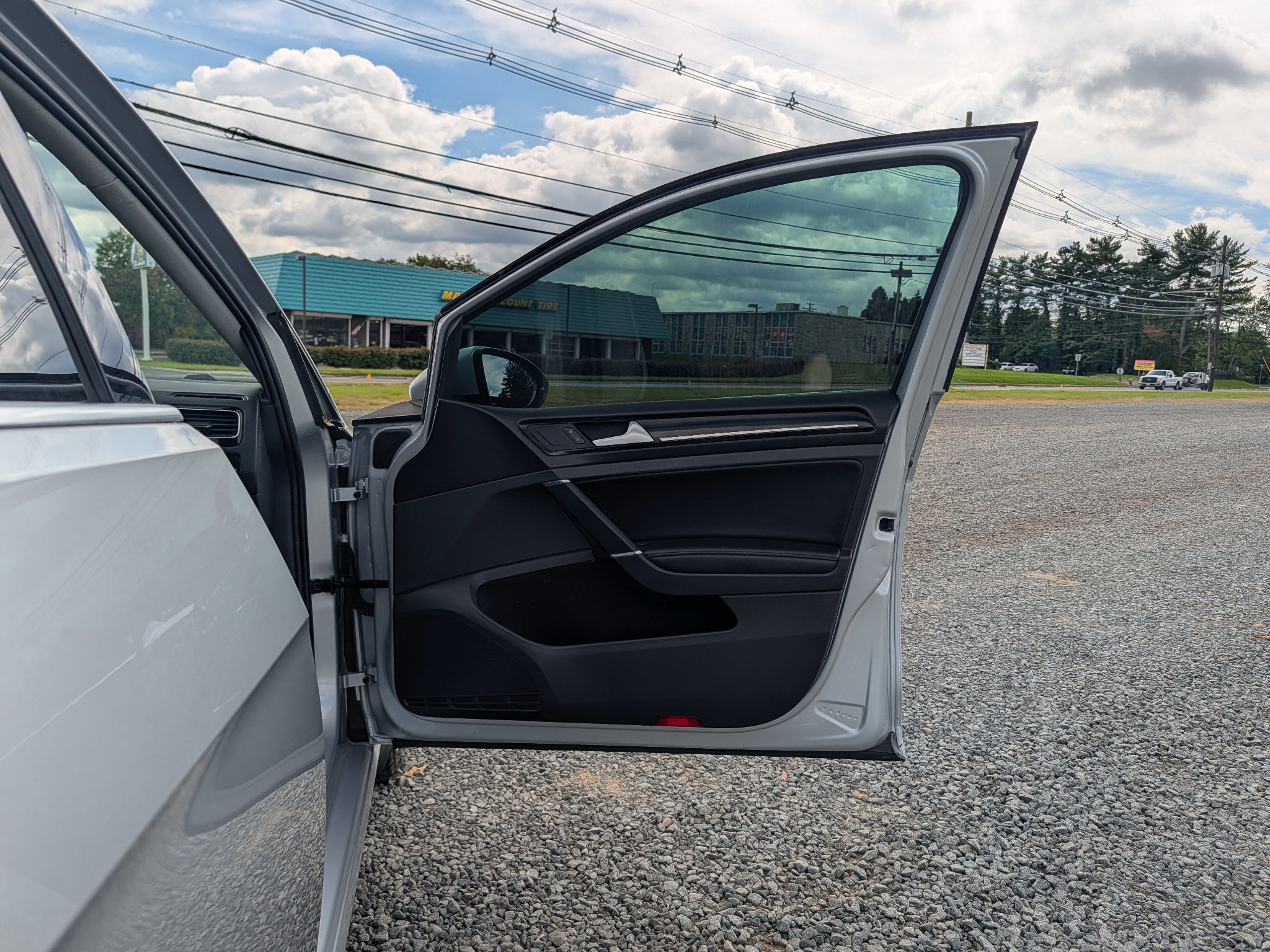 Used 2015 Volkswagen Golf SEL FWD image 12