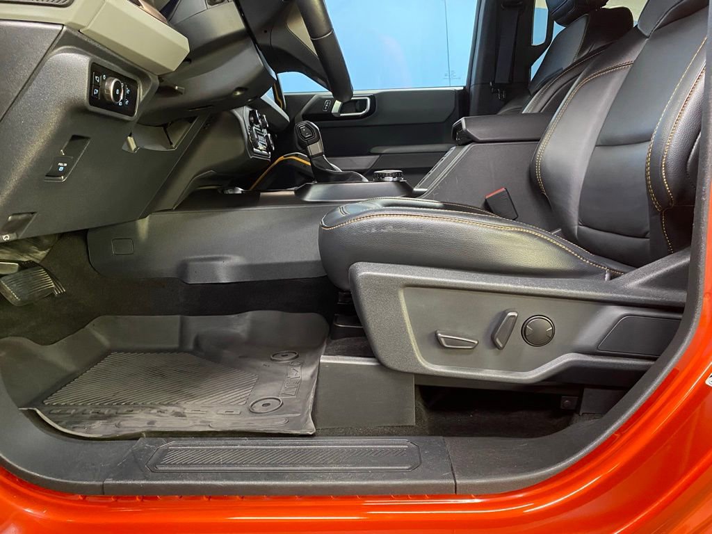 Used 2023 Ford Bronco Badlands image 14