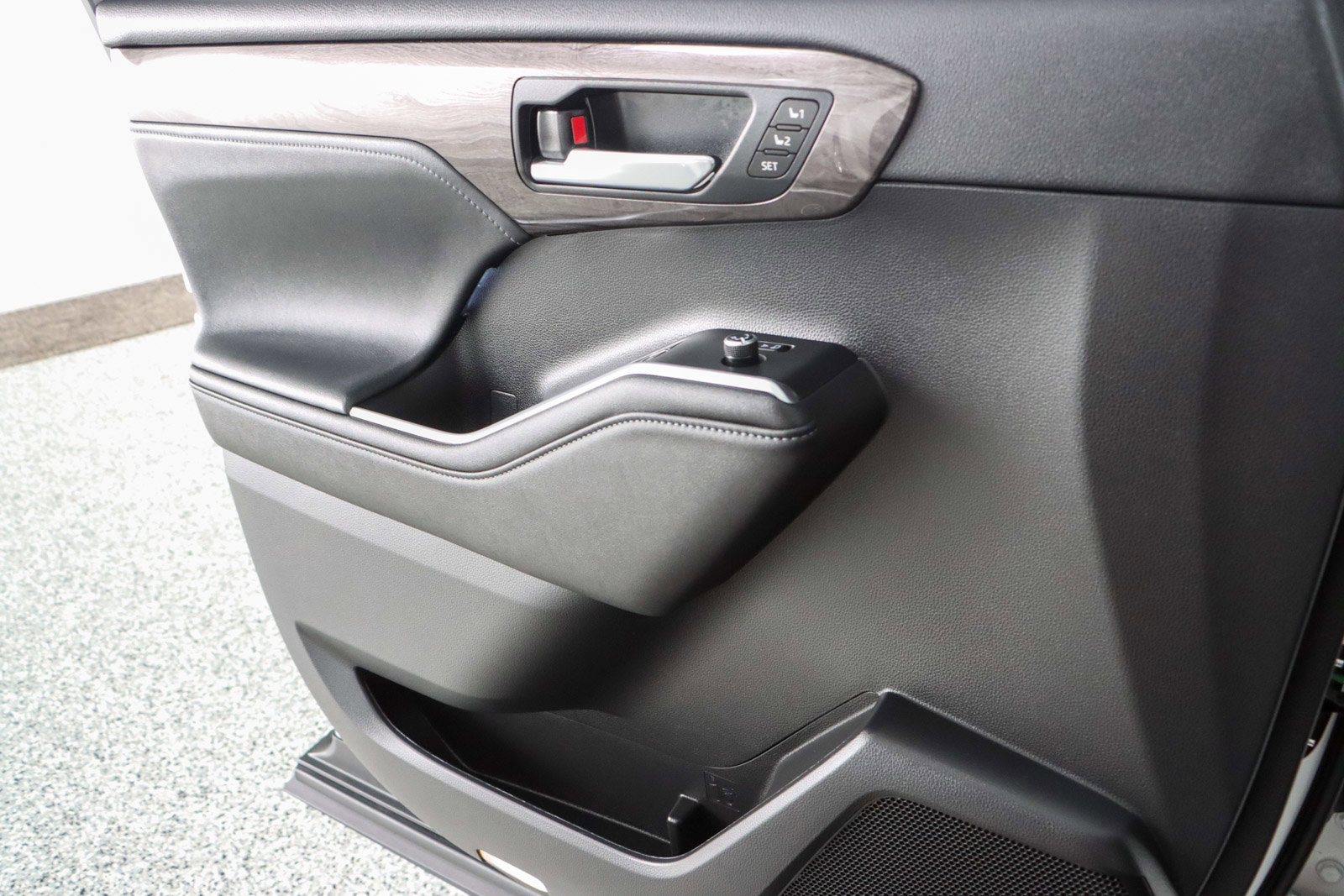 Used 2023 Toyota Highlander Limited image 22