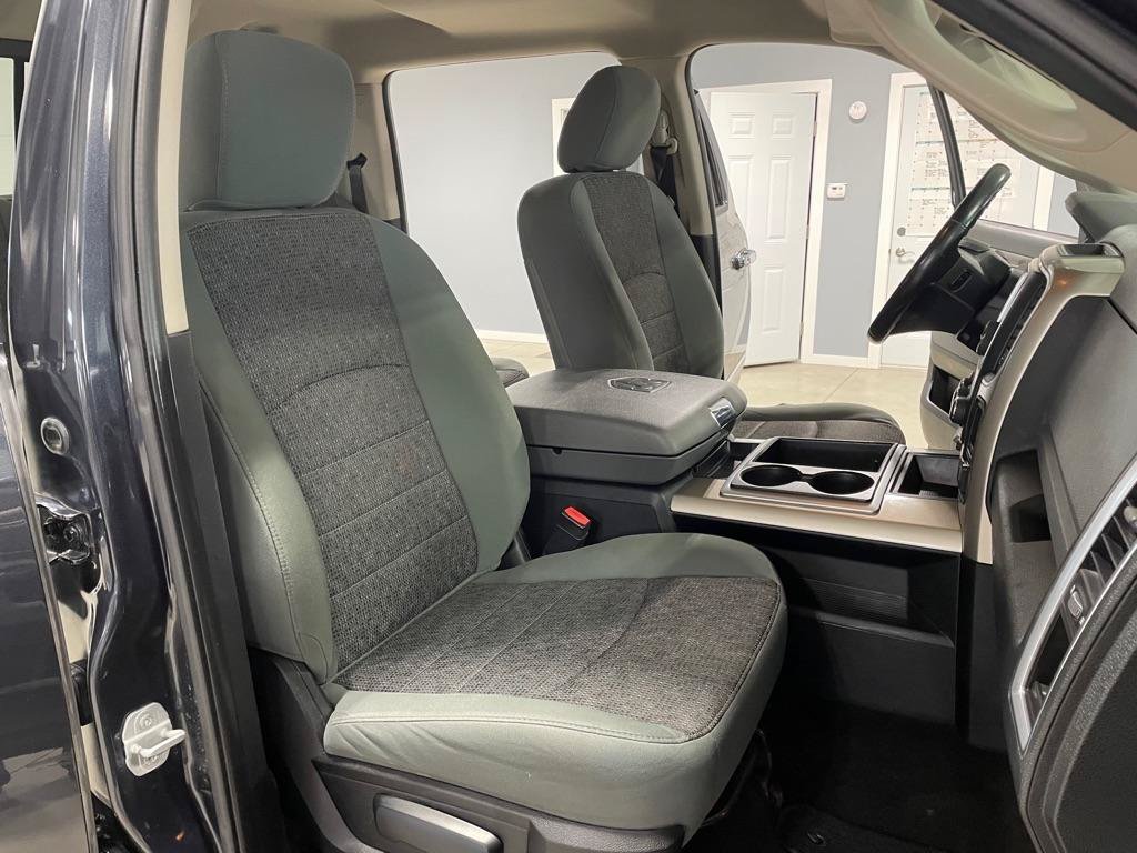 Used 2015 RAM 1500 Classic SLT w/ SLT Plus D←cor Group AWD/4WD image 25