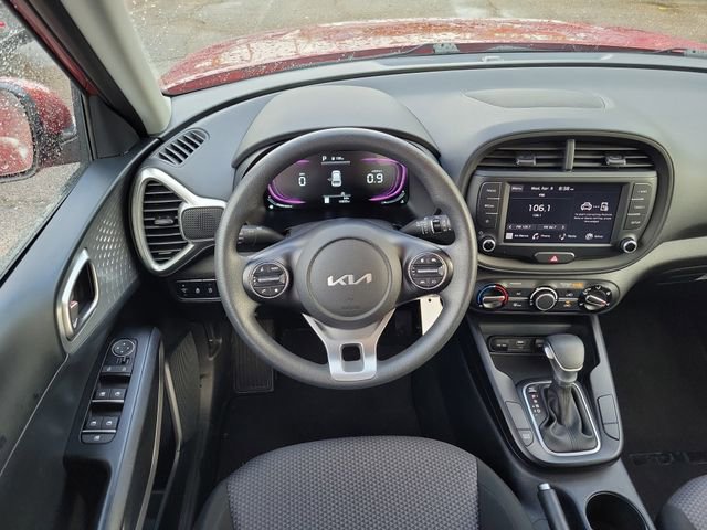 Used 2024 Kia Soul LX FWD image 25