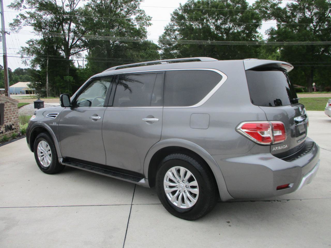 Used 2018 Nissan Armada SV w/ Driver Package RWD image 24