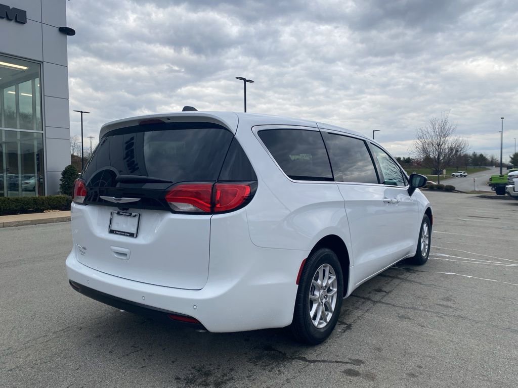 New 2026 Chrysler Voyager LX image 2