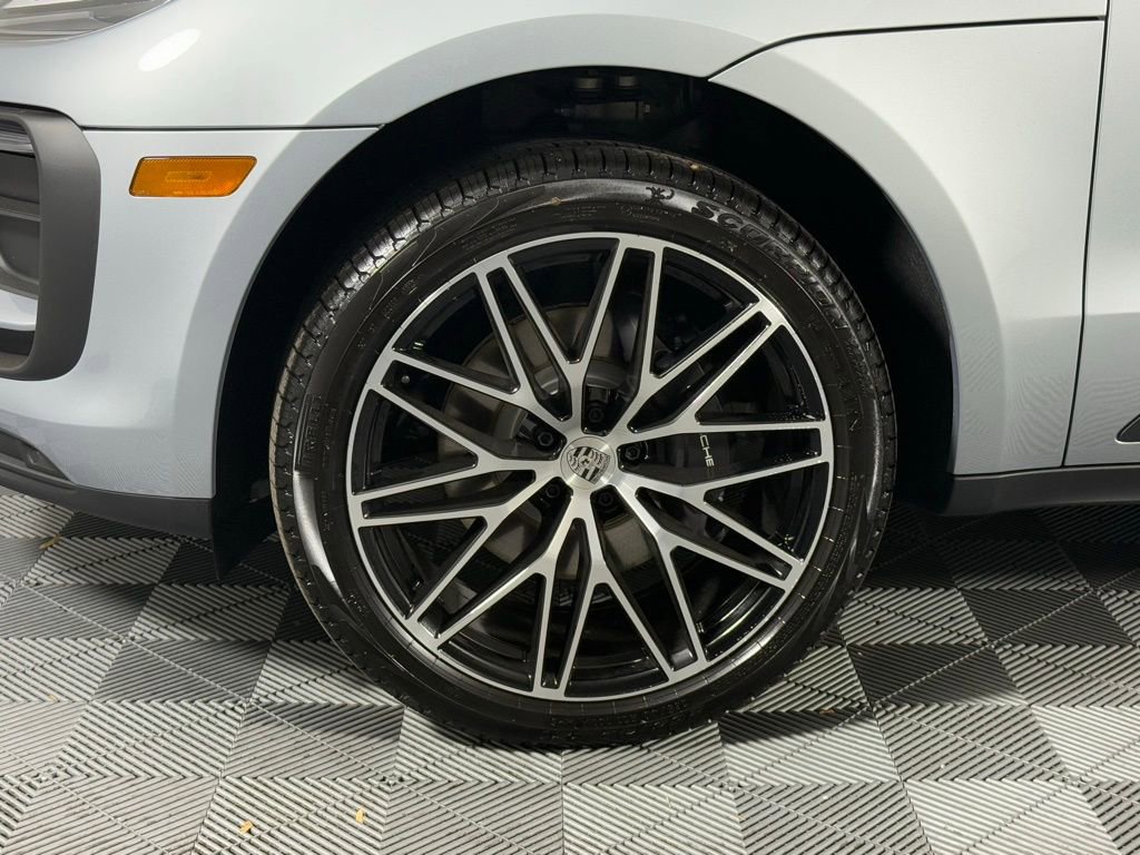 New 2026 Porsche Macan image 13