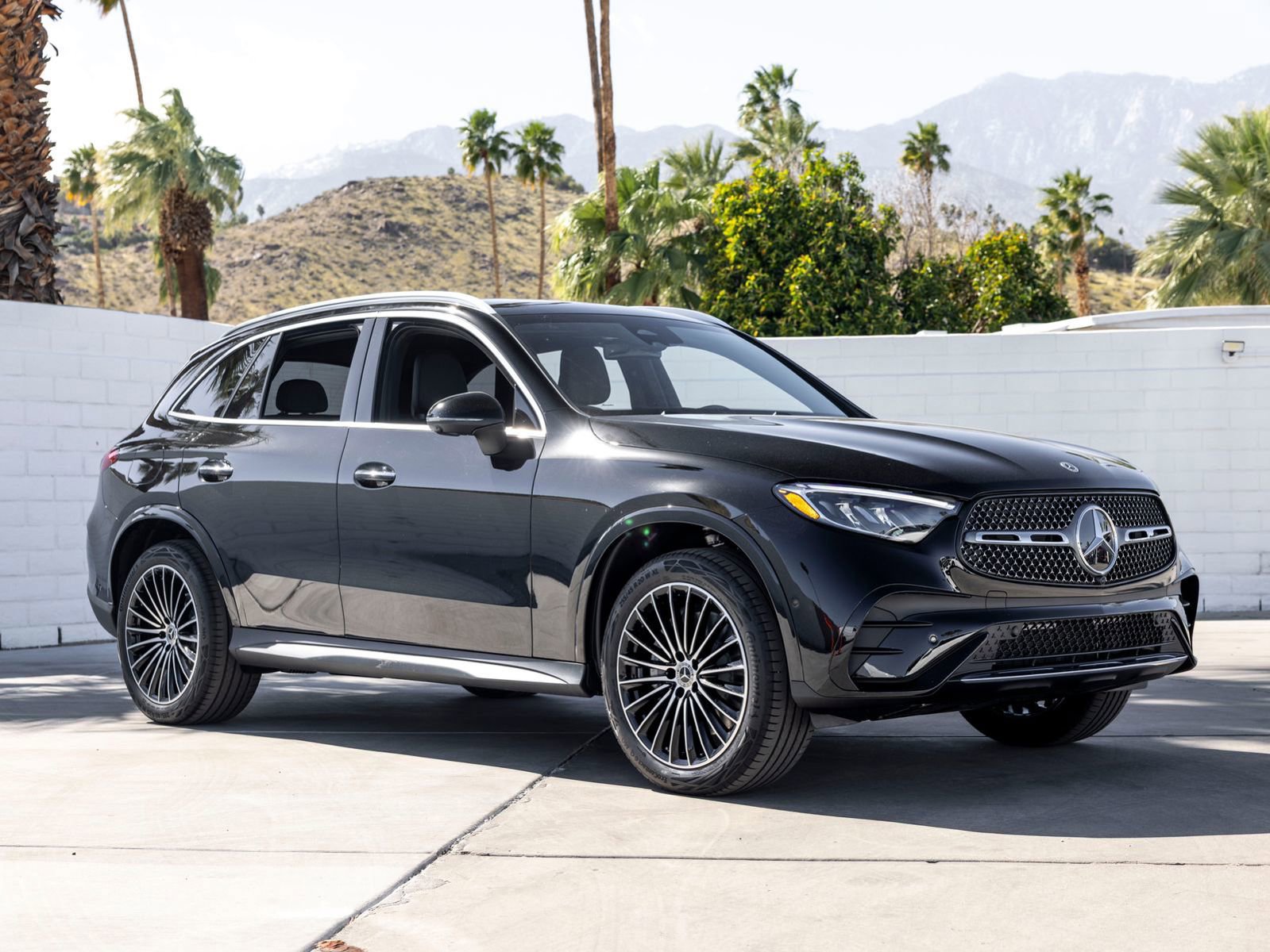 New 2026 Mercedes-Benz GLC 300 image 2