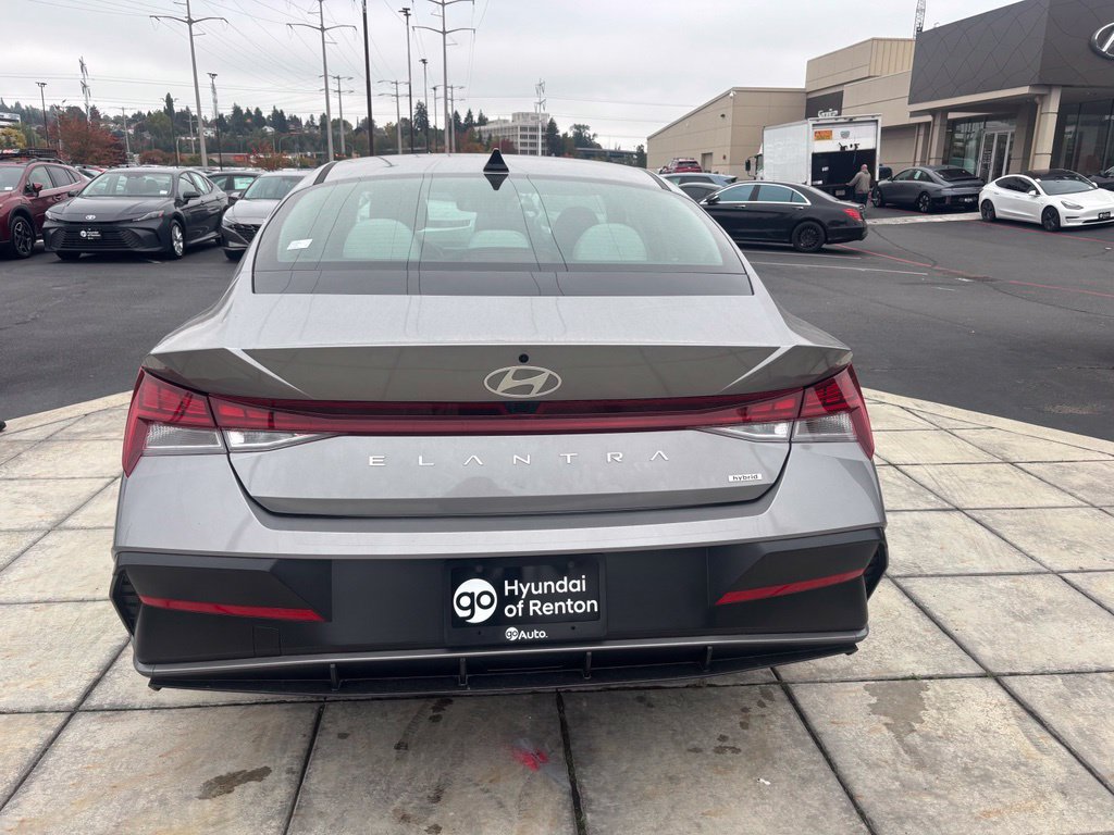 Certified 2026 Hyundai Elantra Limited FWD image 10