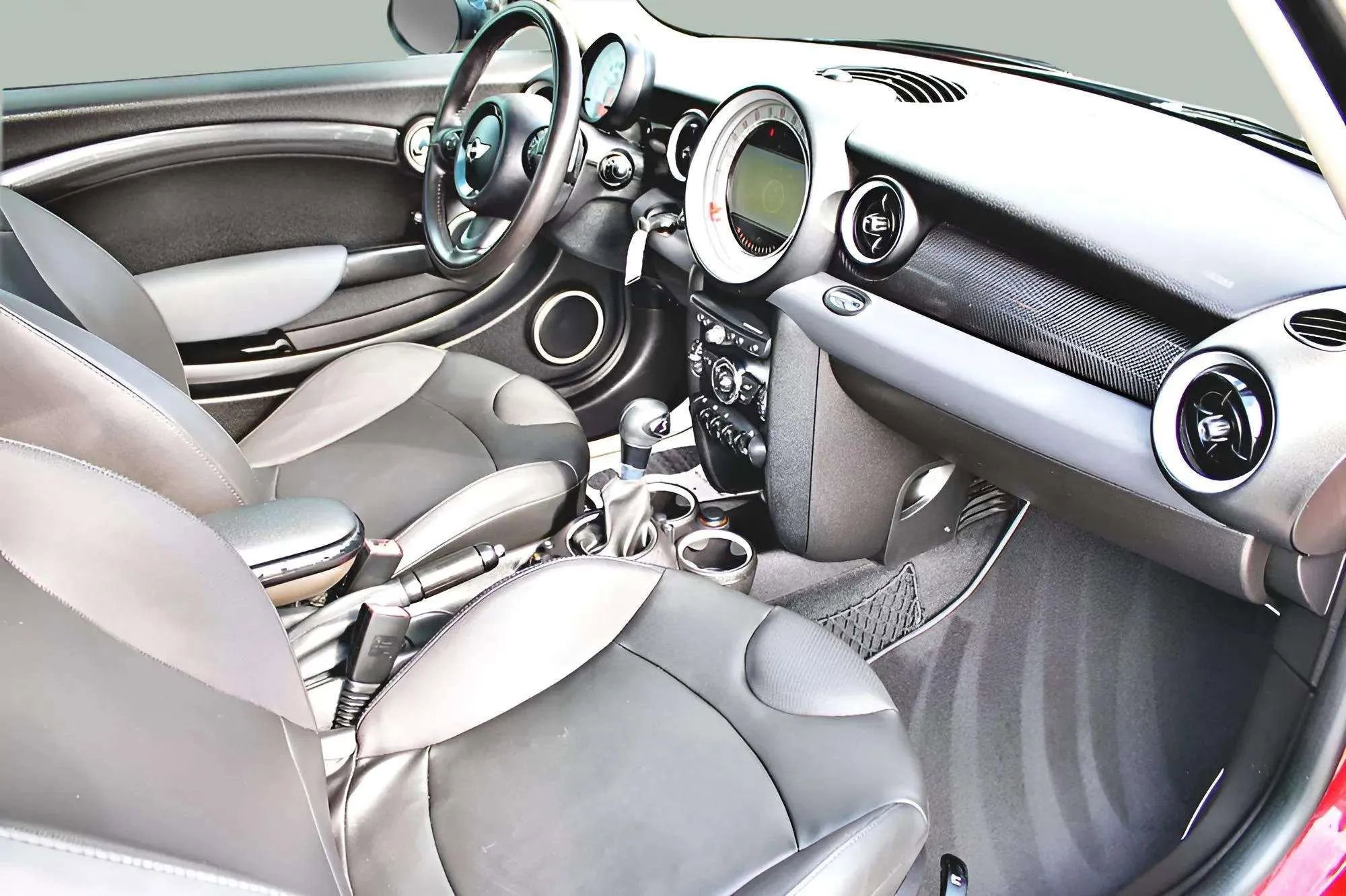 Used 2011 MINI Cooper S image 25