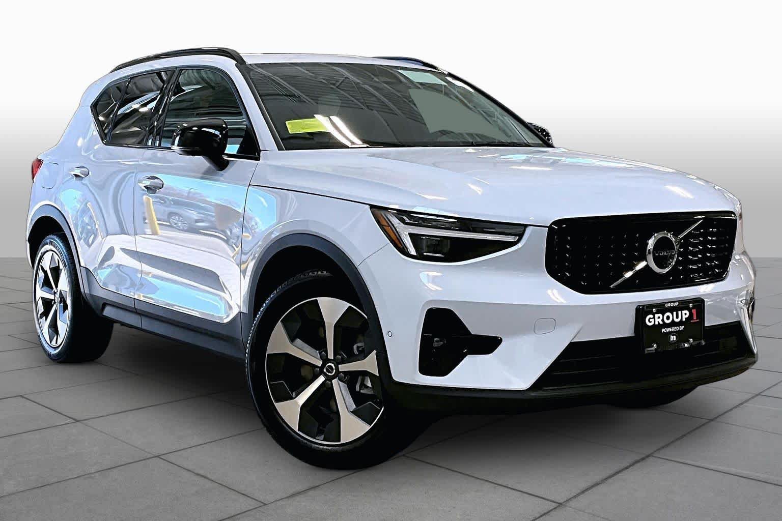 New 2026 Volvo XC40 B5 Plus w/ Protection Package Premier AWD/4WD image 17